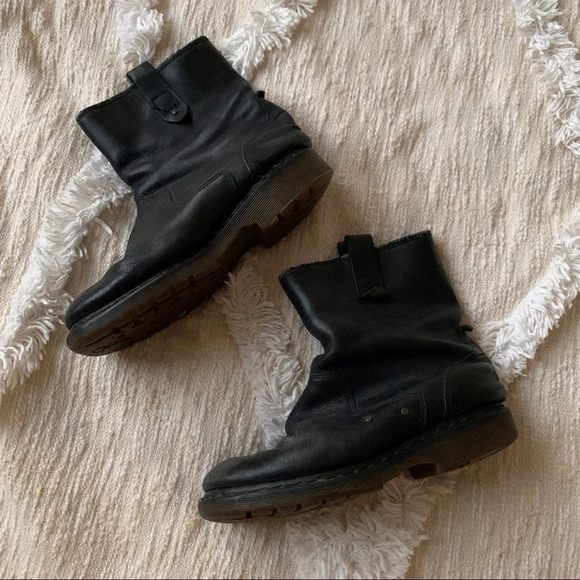 Doc Martens Black Leather Pull Boots - Picture 1 of 8